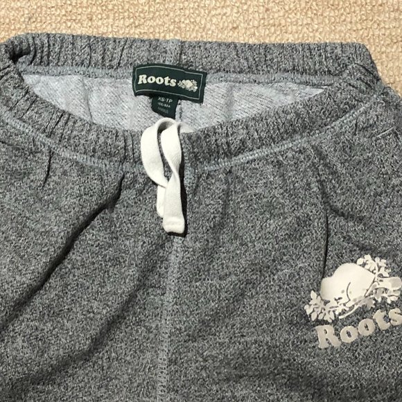 Roots Pants - ROOTS Grey Sweatpants with adjustable strings